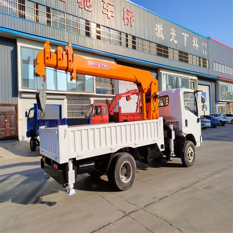 枋寮乡三轮随车吊定制 农用改装机自备吊中瑞长期出售